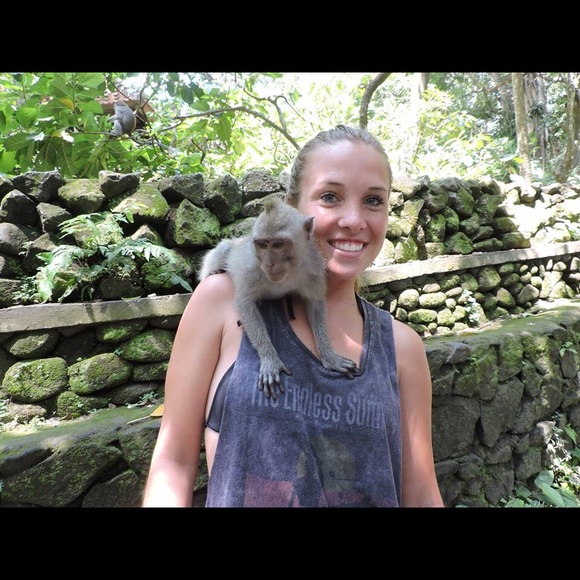 Meet your Posher, Beth - Picture 1 of 1